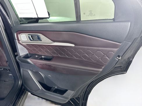 Used 2025 Ford Explorer Platinum w/ LUX Leather Package image 33