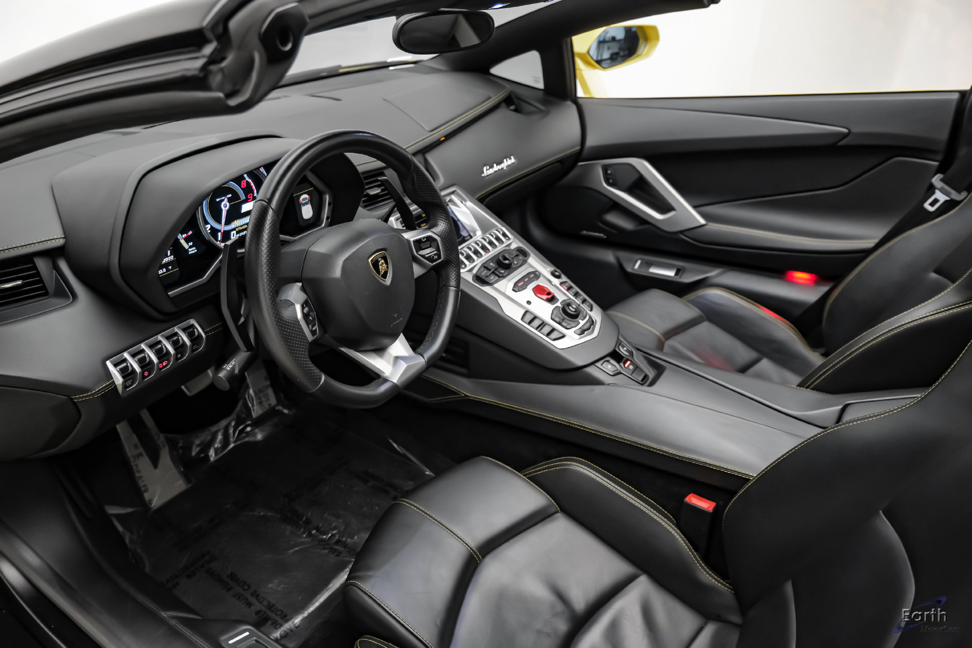 Used 2014 Lamborghini Aventador LP 700-4 AWD/4WD image 2