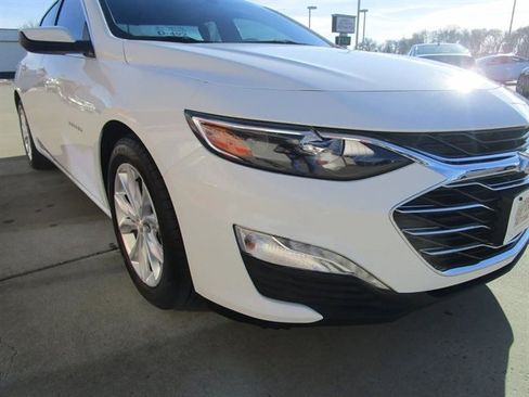 Used 2022 Chevrolet Malibu LT image 32