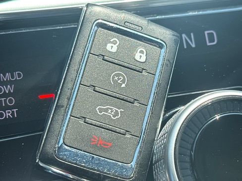 Used 2024 Jeep Grand Cherokee Limited w/ Black Appearance Package AWD/4WD image 36
