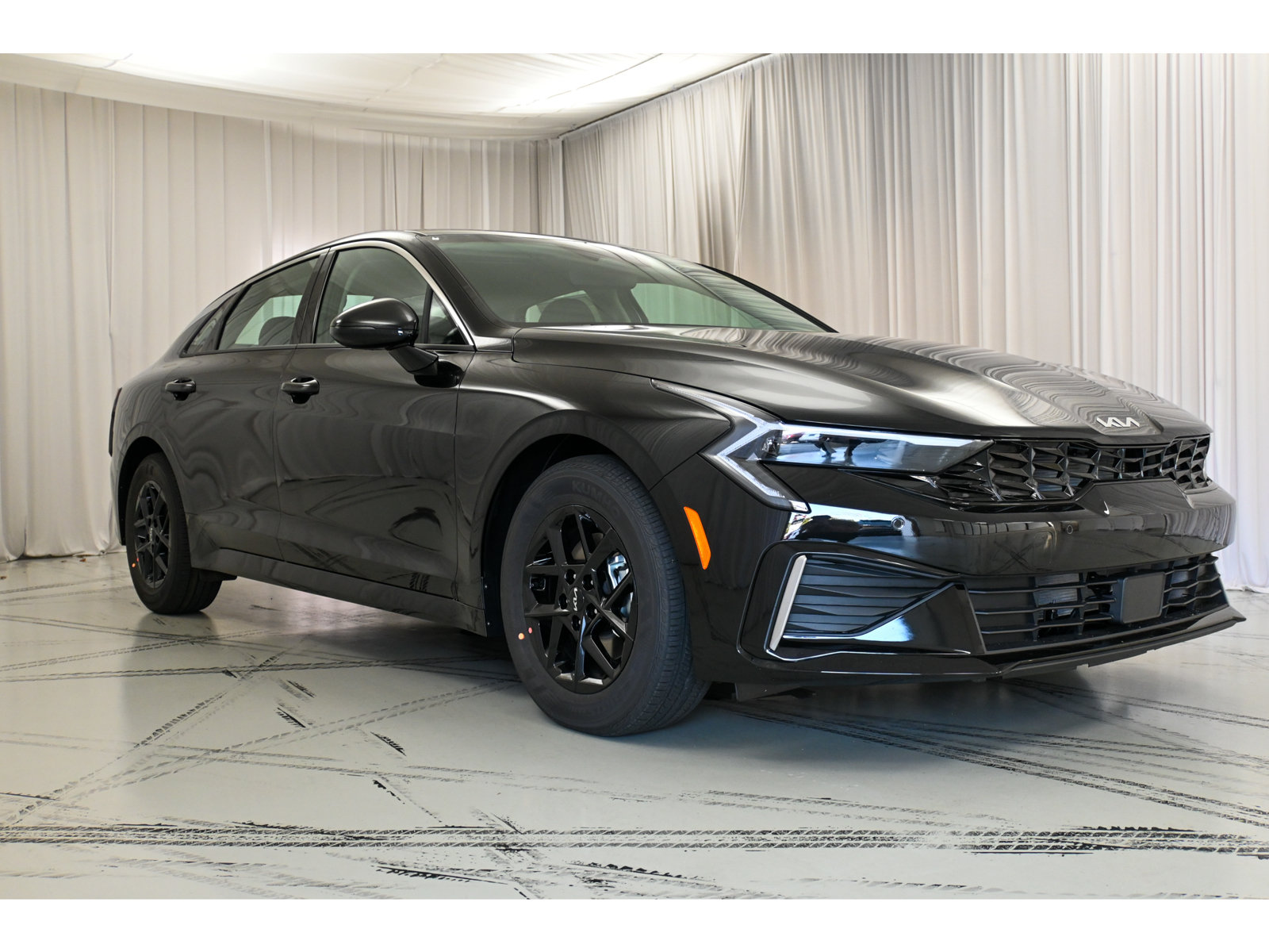 New 2027 Kia K5 LXS FWD image 2