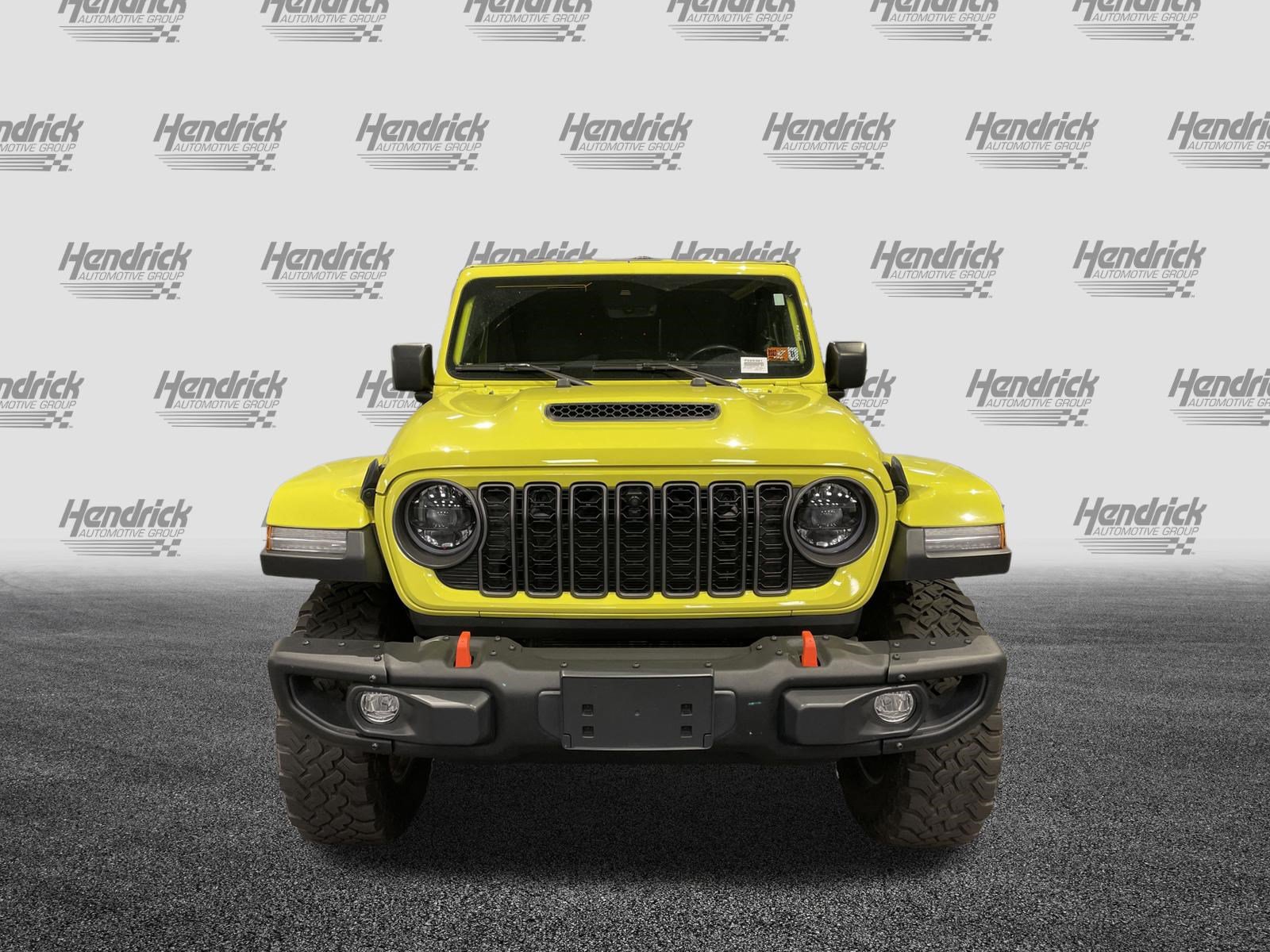 Used 2024 Jeep Gladiator Mojave AWD/4WD image 3