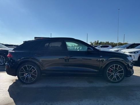 Used 2019 Audi Q8 Prestige w/ Luxury Package image 2
