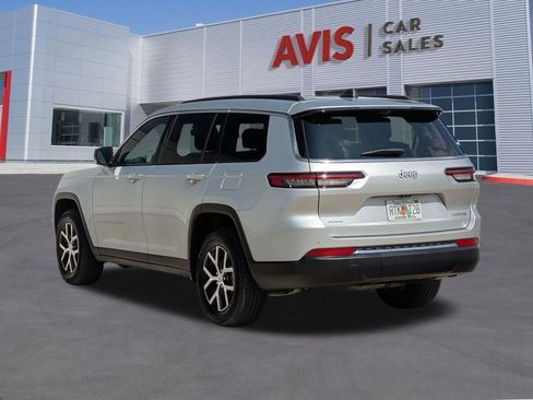 Used 2024 Jeep Grand Cherokee L Limited w/ Luxury Tech Group II image 9