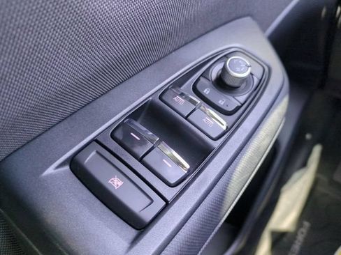 Used 2025 Subaru Forester Premium AWD/4WD image 28
