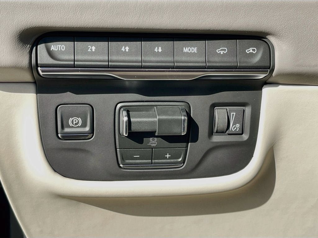 New 2026 Cadillac Escalade Platinum Luxury w/ LPO, Radiant Package AWD/4WD image 20