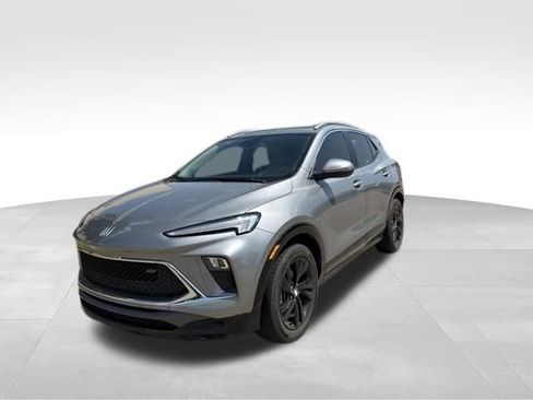 Used 2024 Buick Encore GX Sport Touring FWD image 7