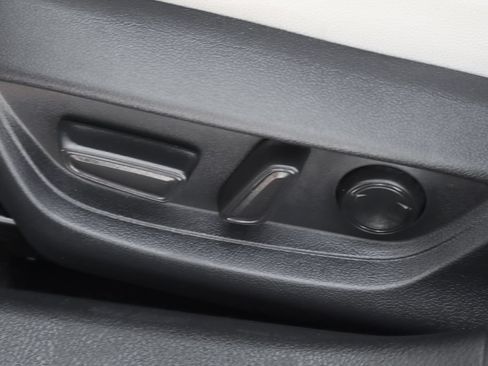 Used 2025 Toyota Camry XLE FWD image 20