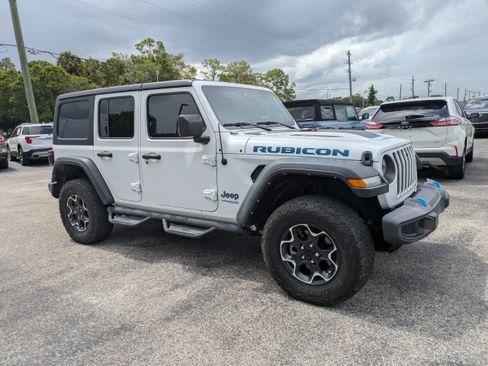 Used 2022 Jeep Wrangler Unlimited Rubicon 4xe w/ Cold Weather Group AWD/4WD image 2