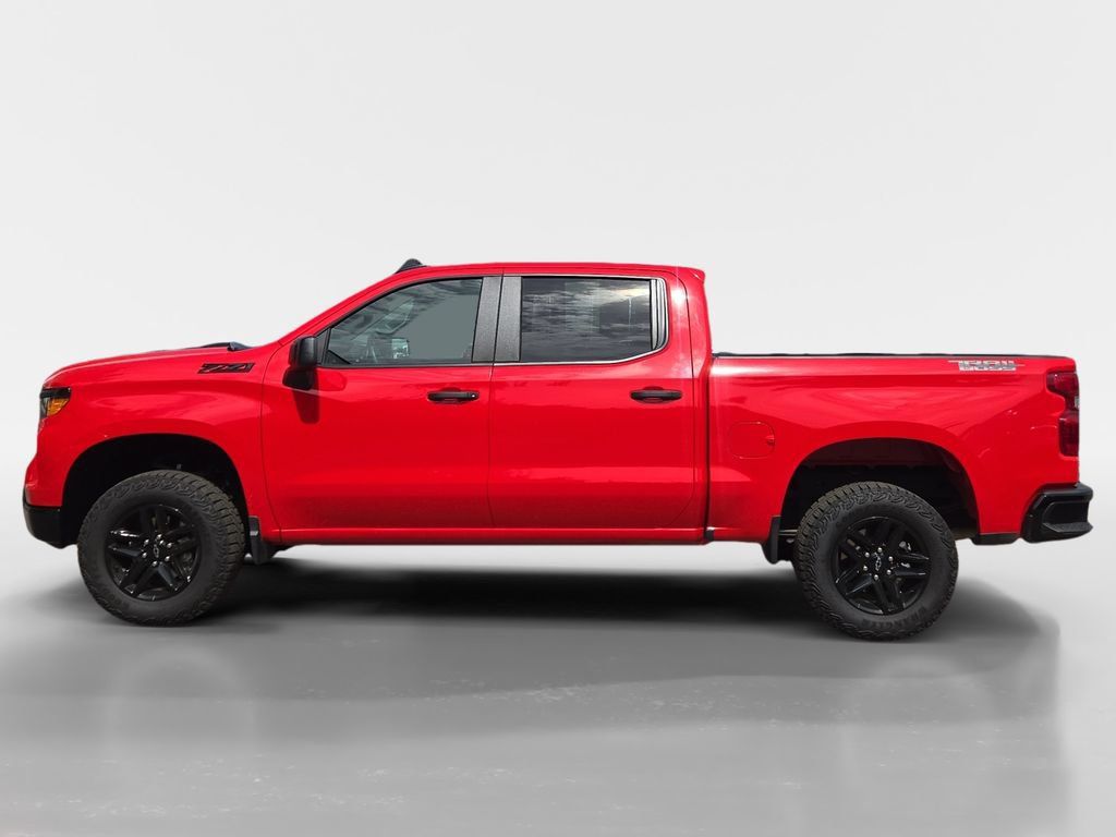 Used 2025 Chevrolet Silverado 1500 Custom Trail Boss w/ Dark Appearance Package AWD/4WD image 2