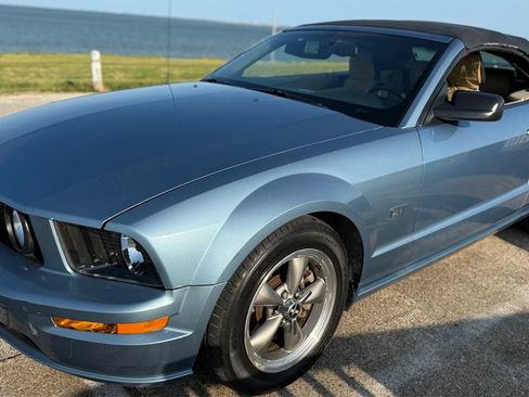 Used 2006 Ford Mustang GT RWD image 10