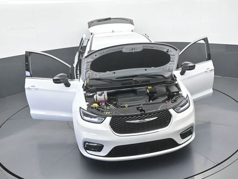 Used 2025 Chrysler Pacifica Select FWD image 66