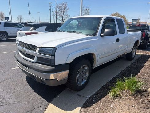 Used 2004 Chevrolet Silverado 1500 w/ Light Duty Power Package AWD/4WD image 3