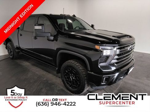 Used 2024 Chevrolet Silverado 2500 High Country w/ Midnight Edition image 3