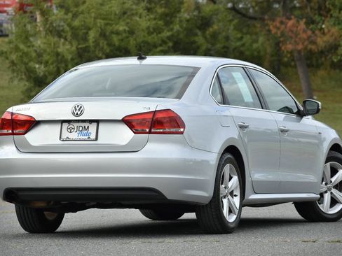 Used 2015 Volkswagen Passat 1.8T Limited Edition image 5
