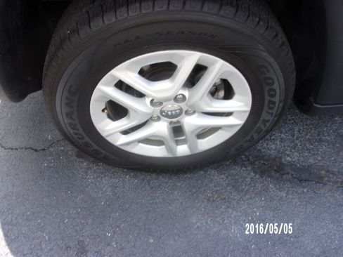 Used 2019 Jeep Compass Sport FWD image 14