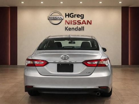 Used 2021 Toyota Camry LE FWD image 5