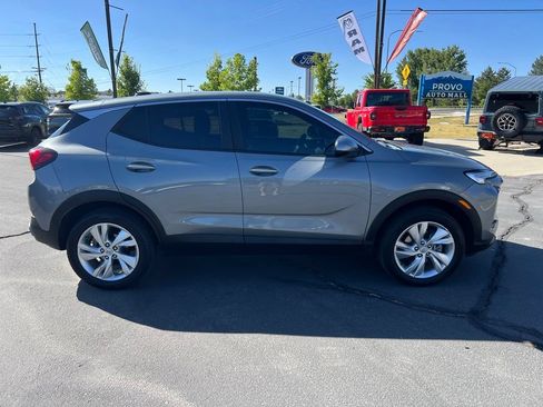 Used 2025 Buick Encore GX Preferred AWD/4WD image 7