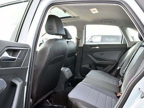 New 2026 Volkswagen Jetta SE image 8