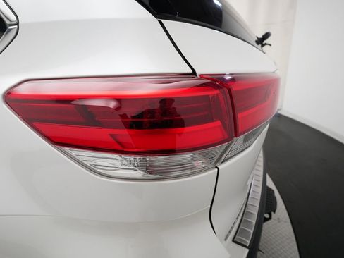 Used 2018 Toyota Highlander Limited Platinum image 33