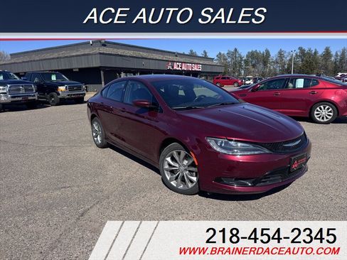Used 2015 Chrysler 200 S w/ Comfort Group AWD/4WD image 2