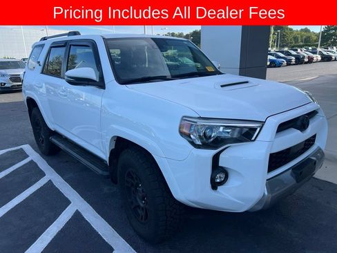 Used 2023 Toyota 4Runner TRD Off-Road Premium w/ Moonroof Package AWD/4WD image 15