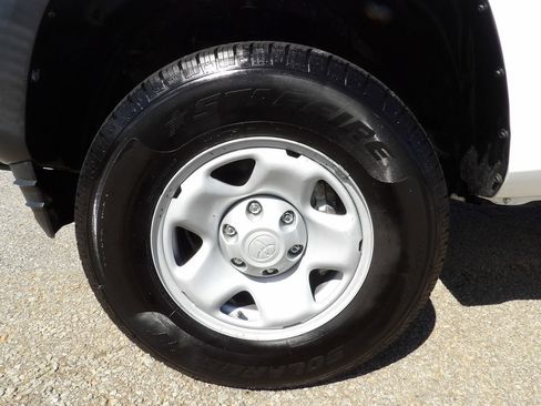 Used 2021 Toyota Tacoma SR RWD image 48