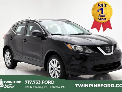 Used 2019 Nissan Rogue Sport SV image 1