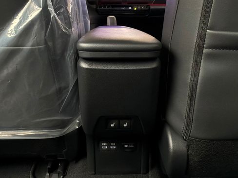 New 2026 Toyota Prius Plug-In Hybrid FWD image 12