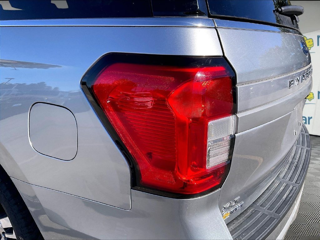 Used 2024 Ford Expedition XLT AWD/4WD image 33