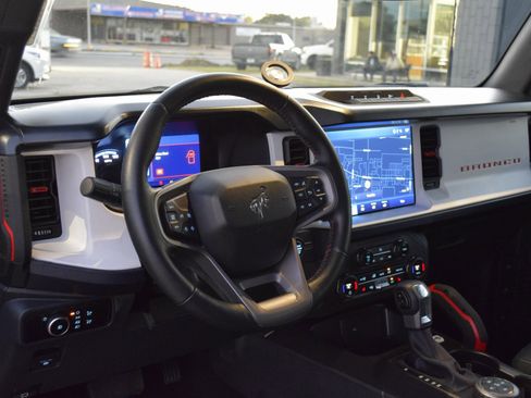 Certified 2024 Ford Bronco Heritage Edition image 18