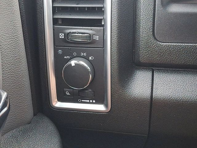 Used 2024 RAM 1500 Classic SLT AWD/4WD image 27