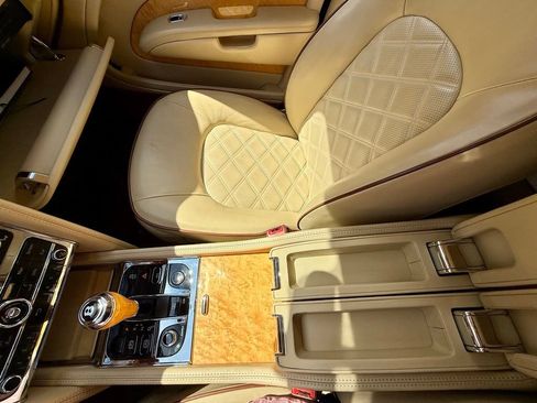 Used 2016 Bentley Mulsanne RWD image 31
