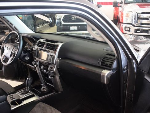 Used 2019 Toyota 4Runner SR5 AWD/4WD image 18