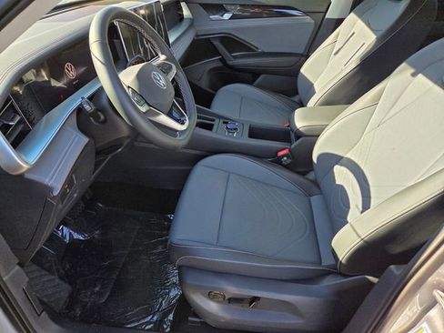 New 2026 Volkswagen Tiguan SE image 6