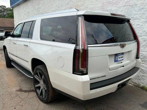 Used 2016 Cadillac Escalade ESV Premium RWD image 5