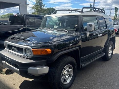Used 2010 Toyota FJ Cruiser 4WD image 2