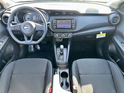 New 2025 Nissan Kicks Play S image 18