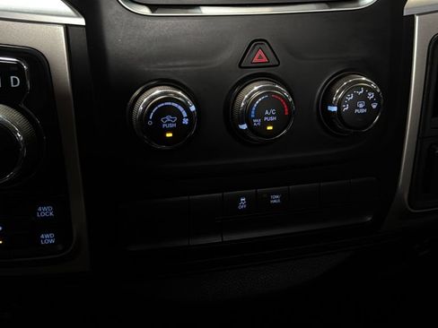Used 2016 RAM 1500 Classic SLT AWD/4WD image 25