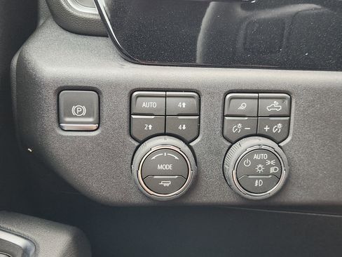 New 2026 Chevrolet Silverado 3500 LT w/ Texas Edition image 23