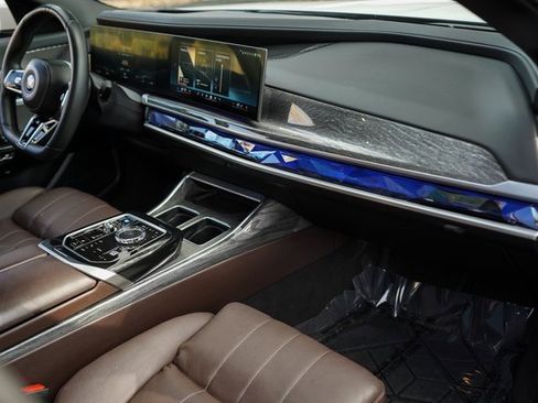 Used 2024 BMW i7 eDrive50 w/ M Sport Package image 22