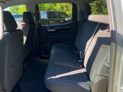 Used 2023 Chevrolet Silverado 1500 LT AWD/4WD image 9