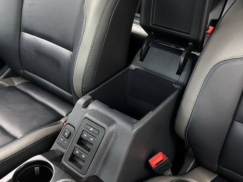 Used 2025 Ford Bronco Outer Banks AWD/4WD image 34