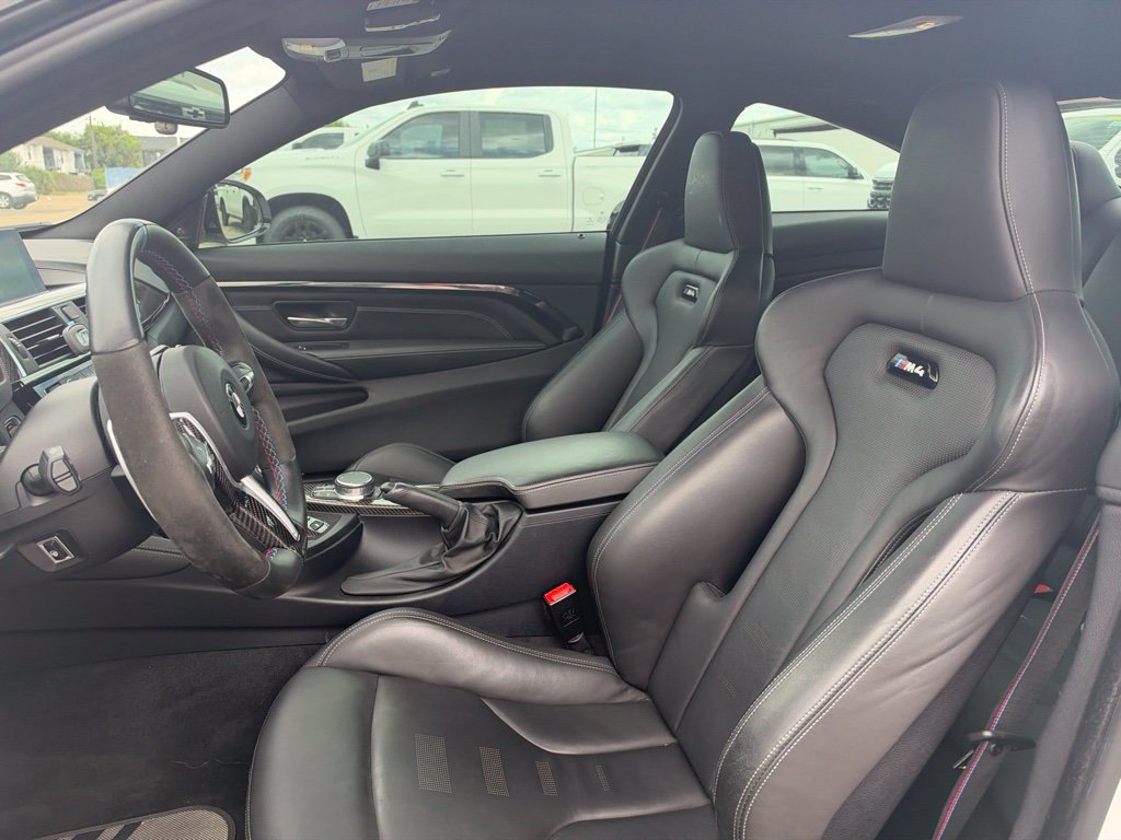 Used 2018 BMW M4 Coupe w/ Competition Package RWD image 9