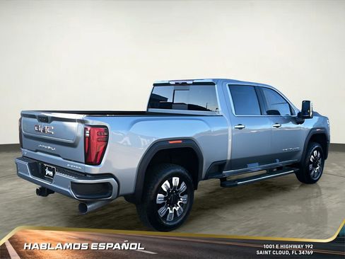 Used 2025 GMC Sierra 2500 Denali image 6