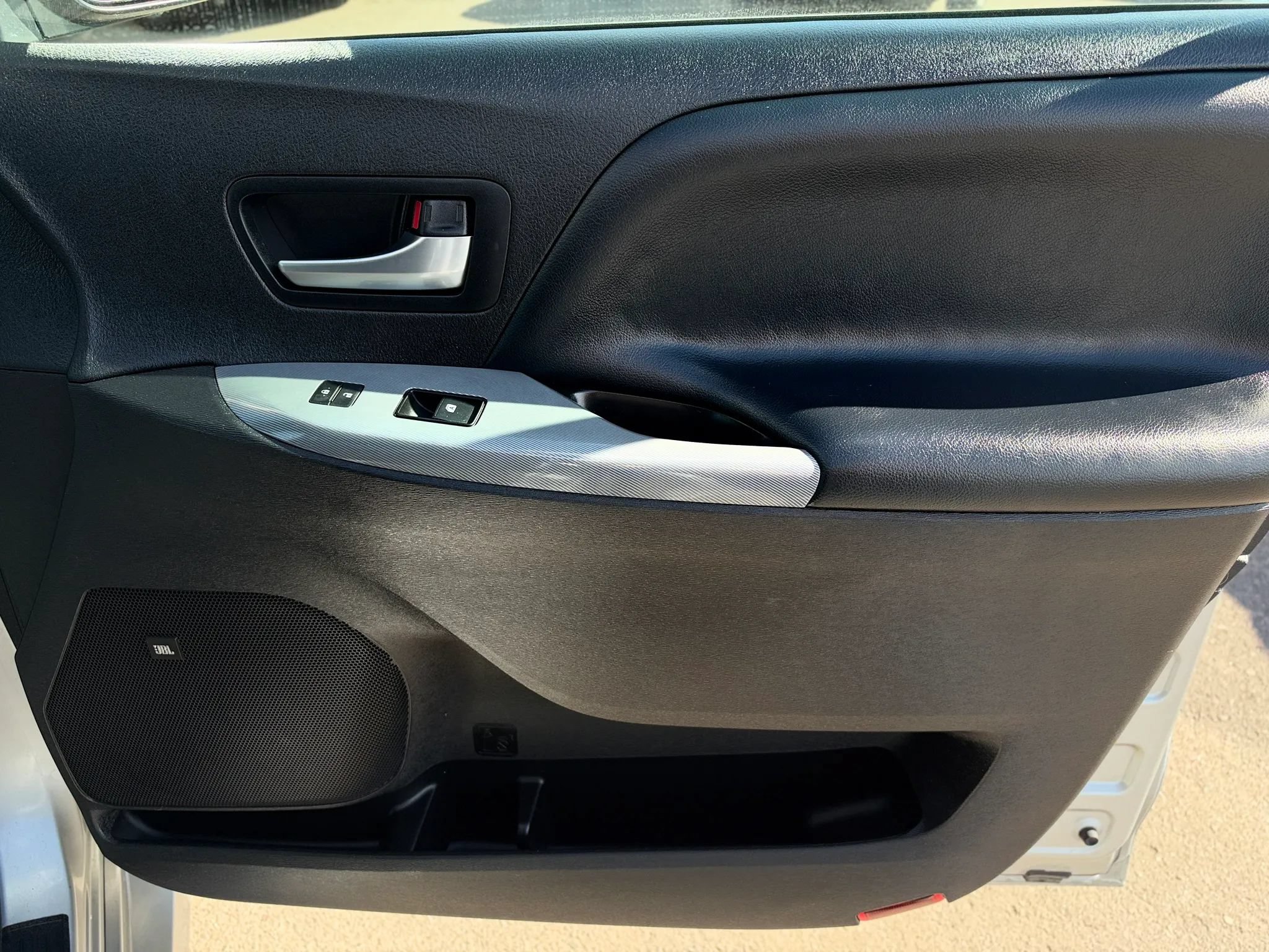 Used 2019 Toyota Sienna SE Premium w/ Carpet Mat Package AWD/4WD image 20
