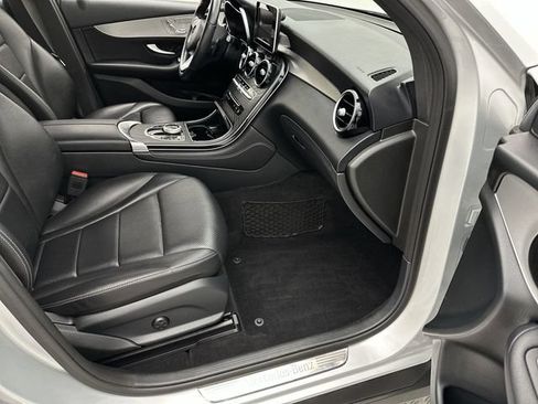 Used 2019 Mercedes-Benz GLC 300 4MATIC image 23