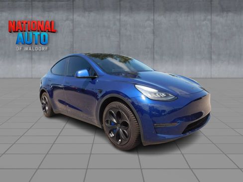 Used 2021 Tesla Model Y Long Range AWD/4WD image 1