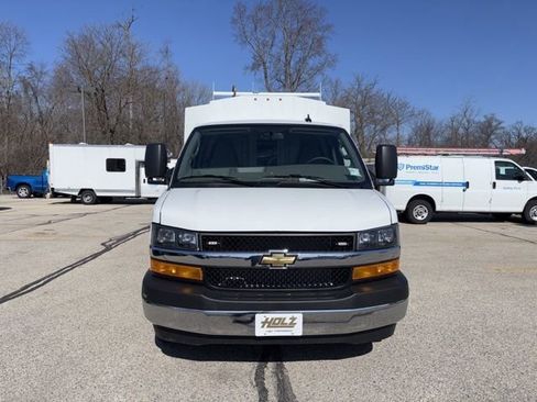 New 2024 Chevrolet Express 3500 RWD image 9