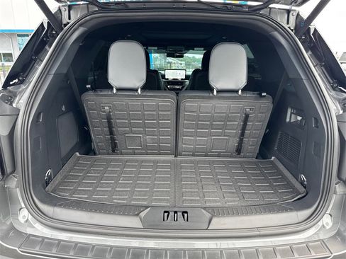 Used 2025 Ford Explorer ST-Line w/ Premium Package image 19